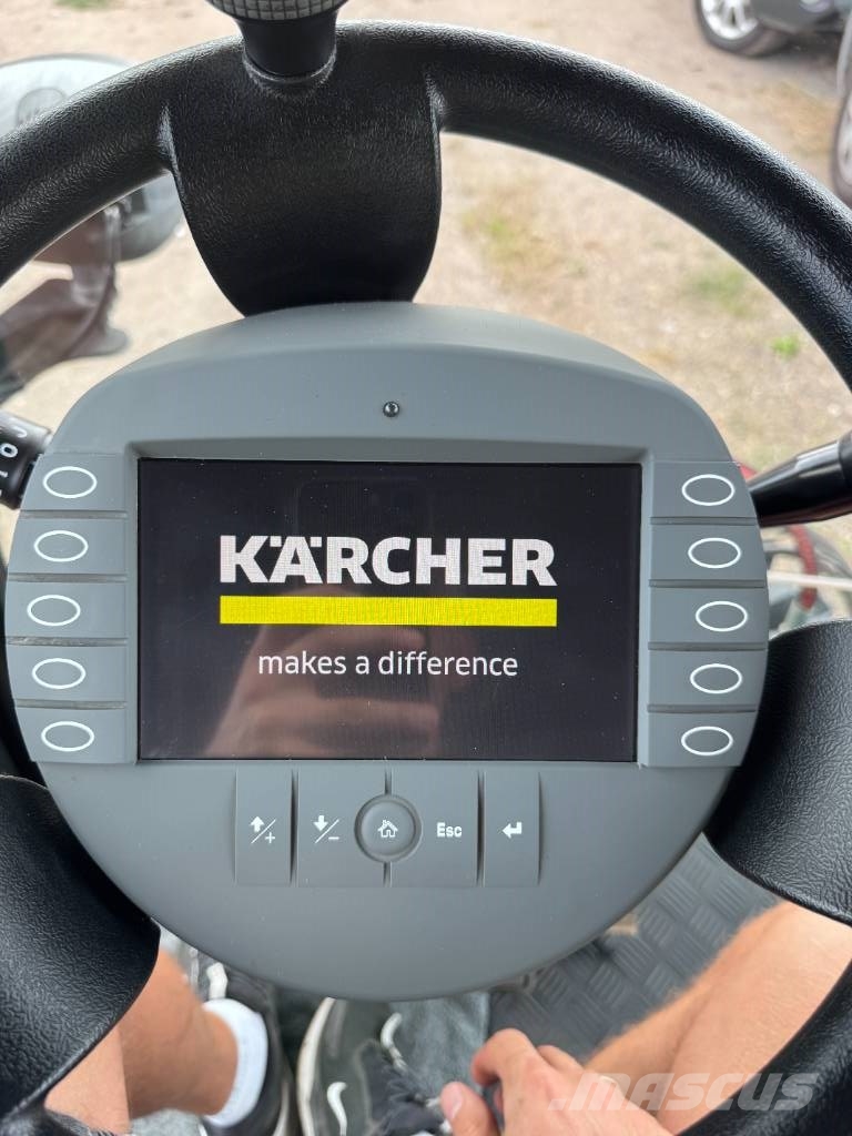 Kärcher MC250 6 TON ROAD SWEEPER Veegschrobmachines