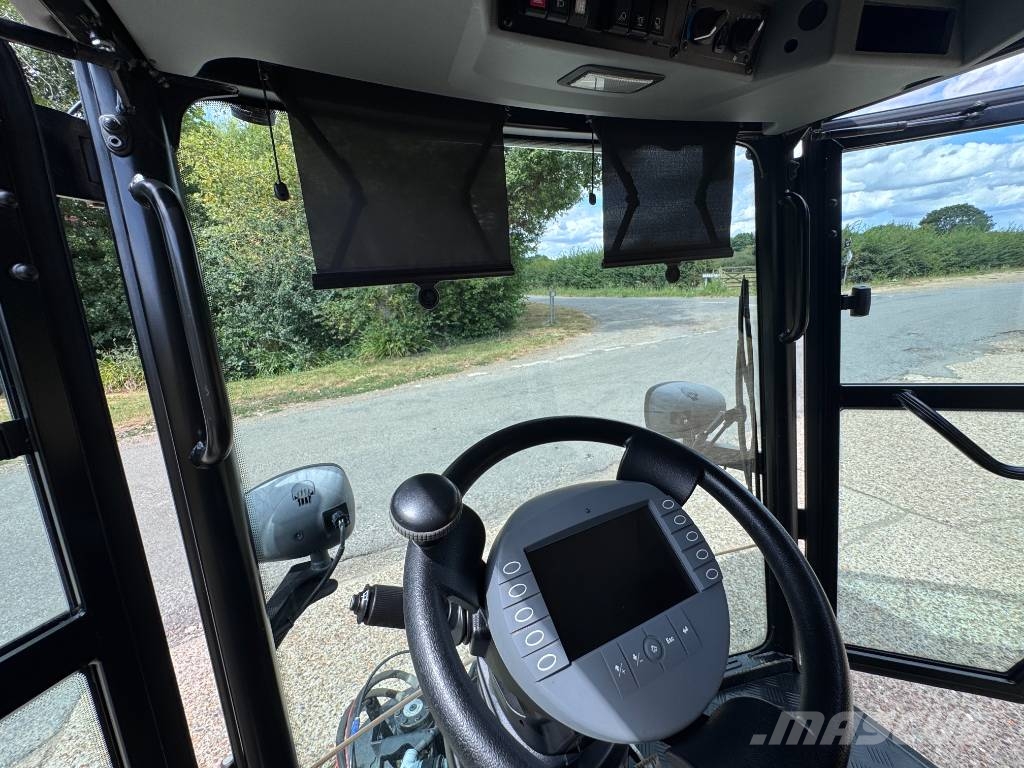 Kärcher MC250 6 TON ROAD SWEEPER Veegschrobmachines
