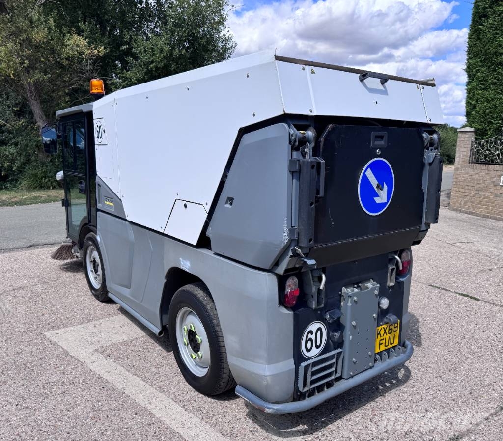 Kärcher MC250 6 TON ROAD SWEEPER Veegschrobmachines
