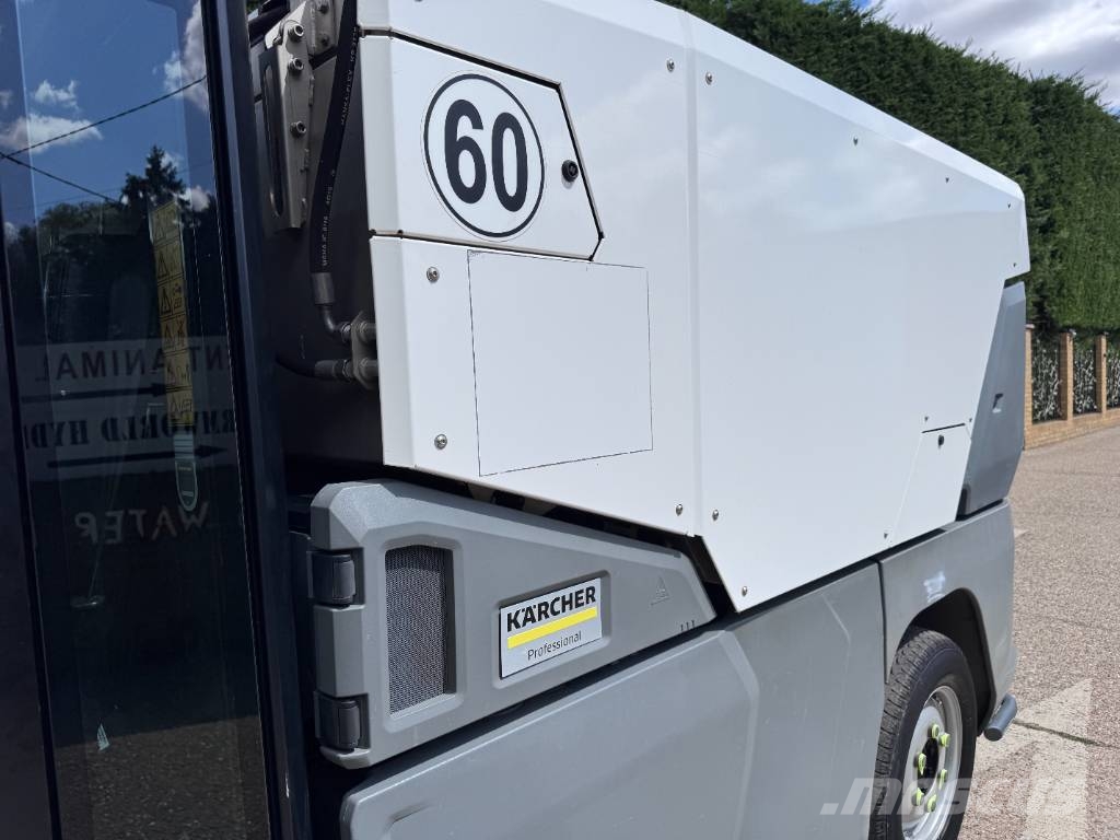 Kärcher MC250 6 TON ROAD SWEEPER Veegschrobmachines