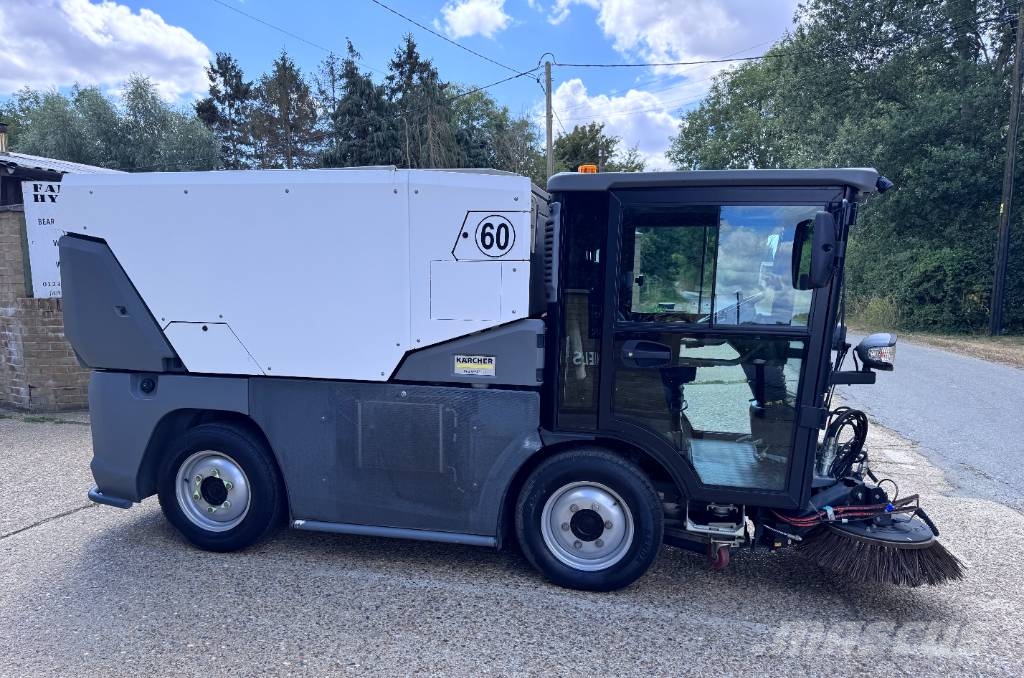 Kärcher MC250 6 TON ROAD SWEEPER Veegschrobmachines