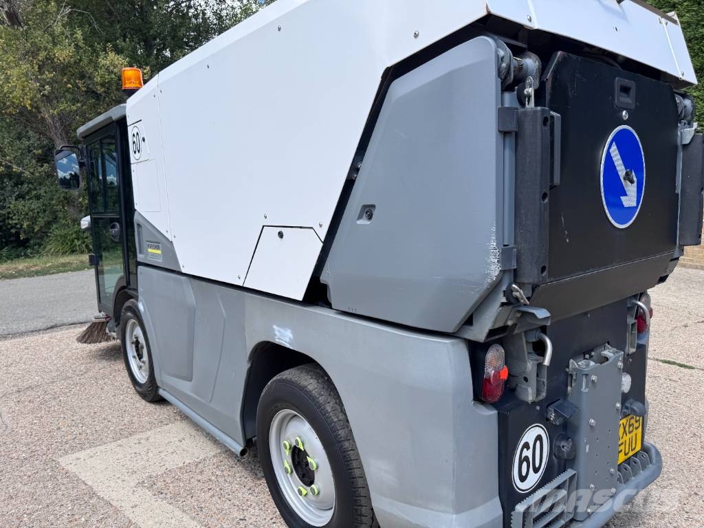 Kärcher MC250 6 TON ROAD SWEEPER Veegschrobmachines