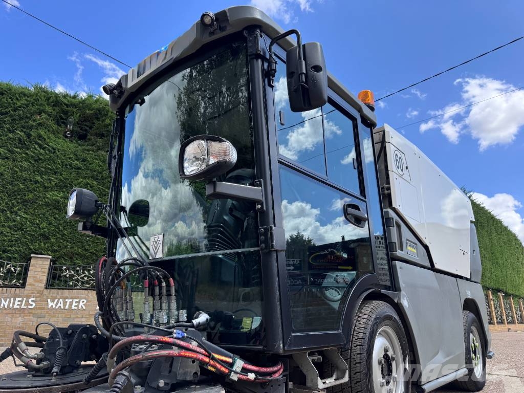 Kärcher MC250 6 TON ROAD SWEEPER Veegschrobmachines
