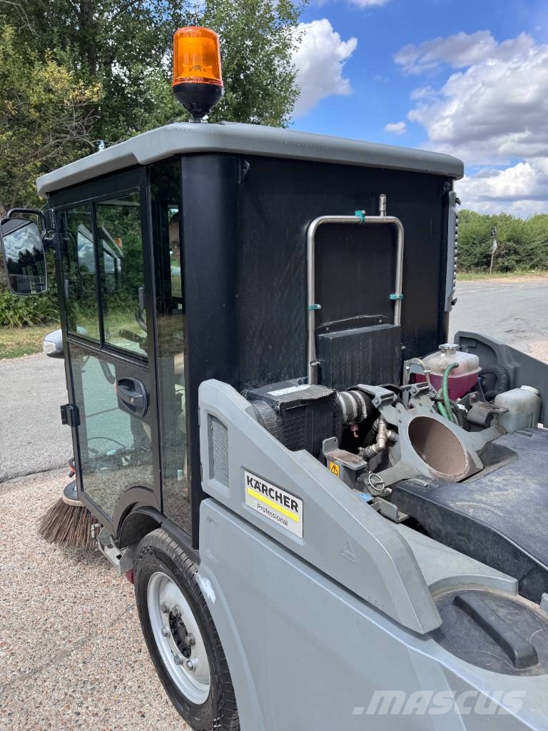 Kärcher MC250 6 TON ROAD SWEEPER Veegschrobmachines