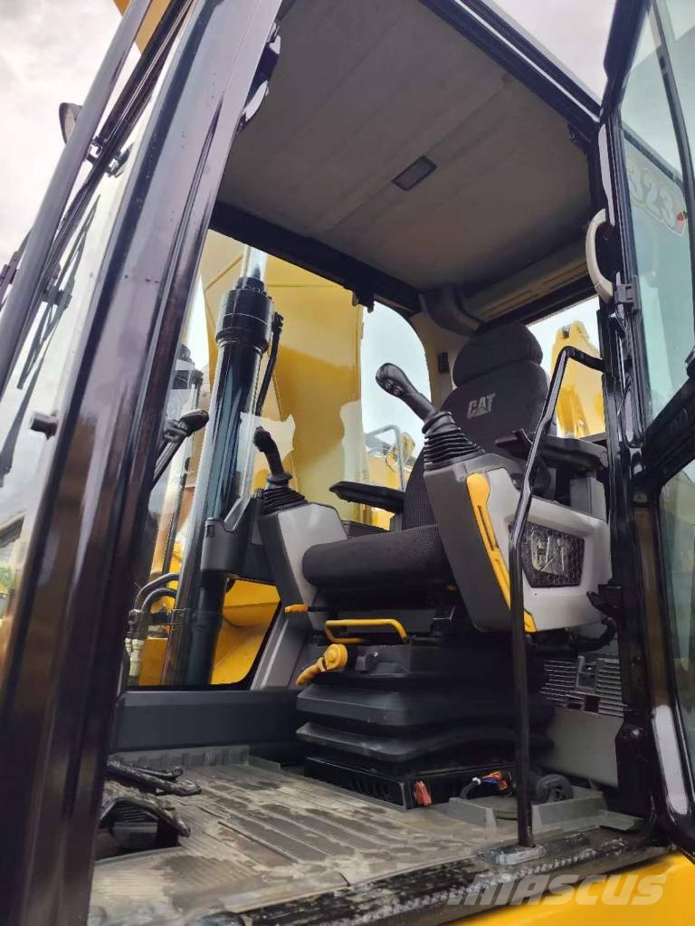 CAT 323 Raupenbagger