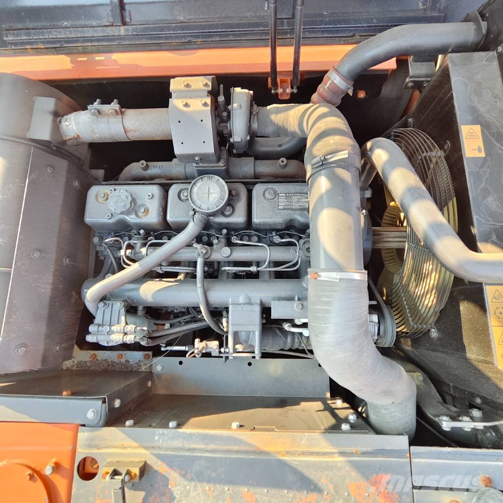 Doosan DX300LC-9C Гусеничні екскаватори