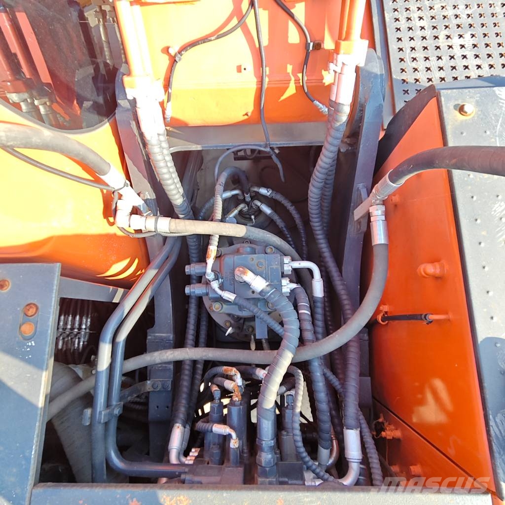 Doosan DX300LC-9C Гусеничні екскаватори