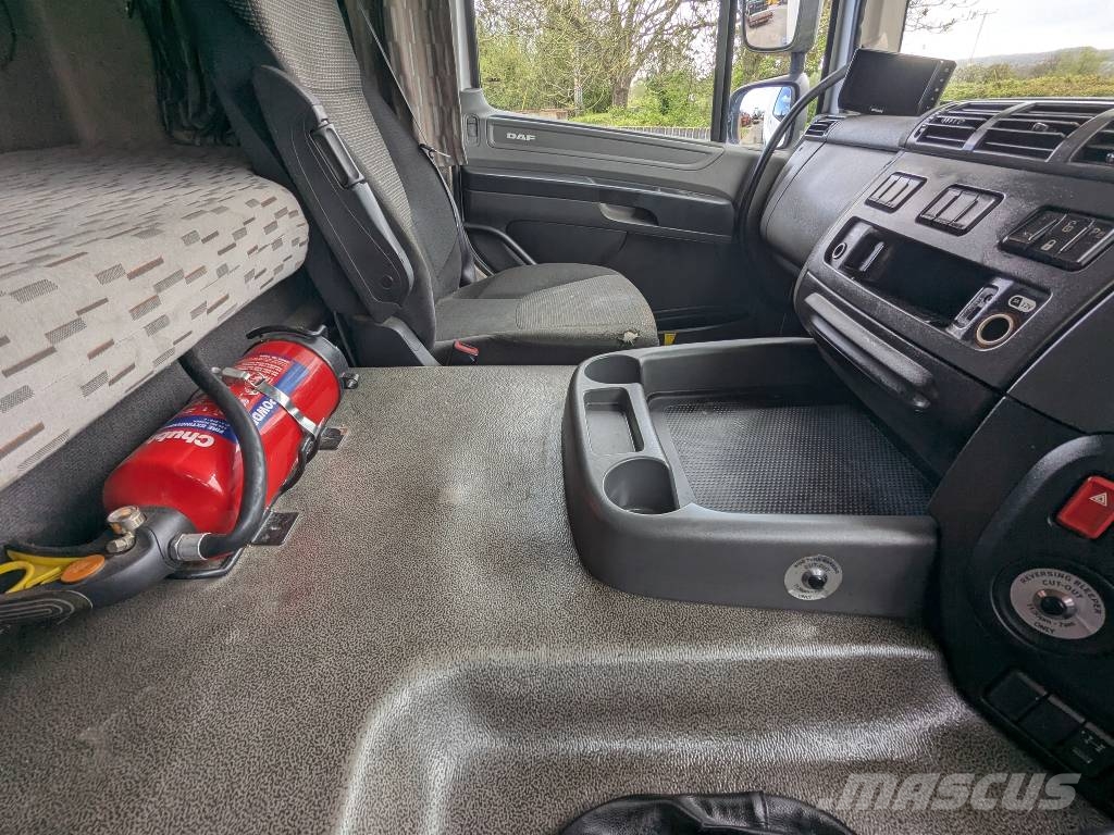 DAF CF 400 Sadulveokid