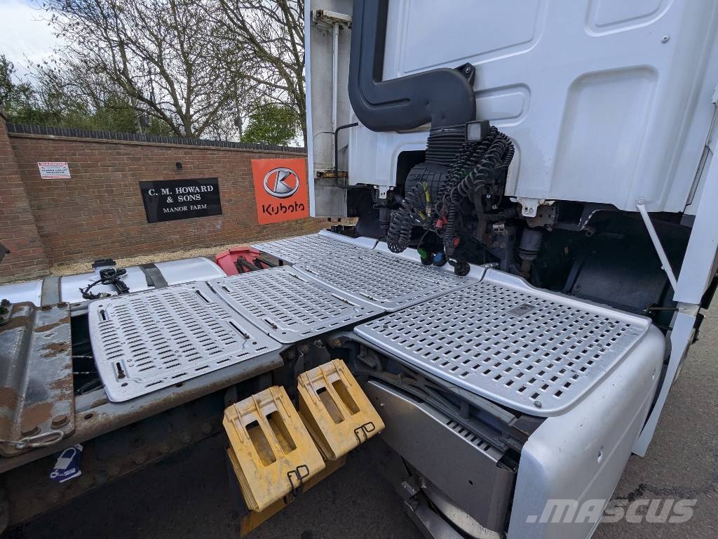 DAF CF 400 Sadulveokid