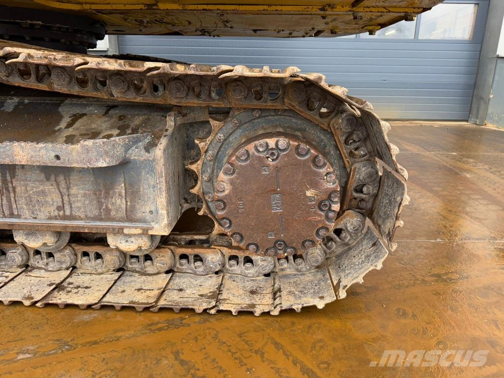 Komatsu HB215LC-1 HB Bagri goseničarji