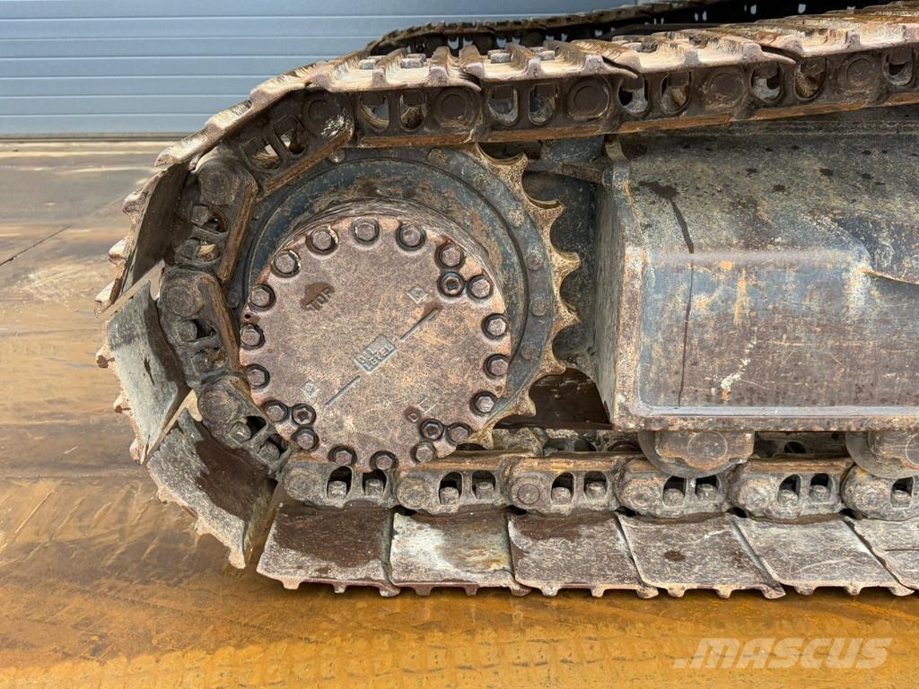 Komatsu HB215LC-1 HB Bagri goseničarji