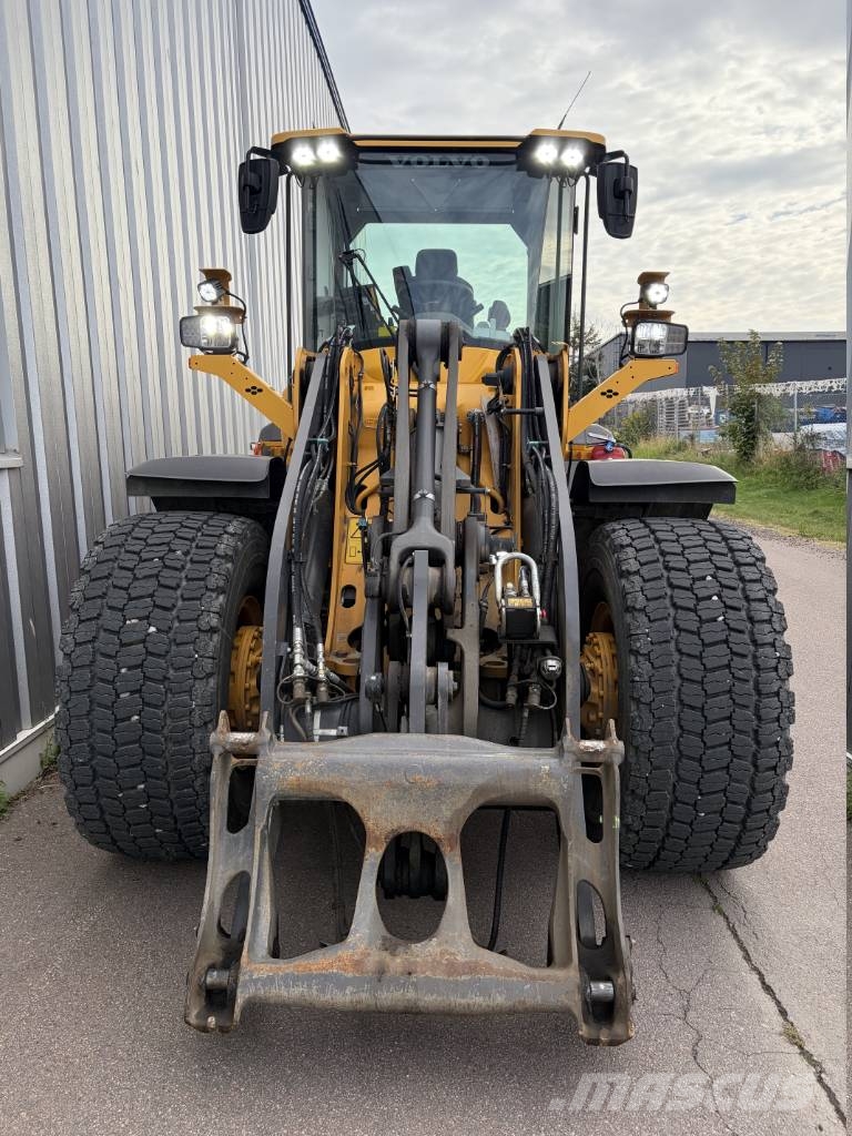 Volvo L 90 H لوادر بعجل