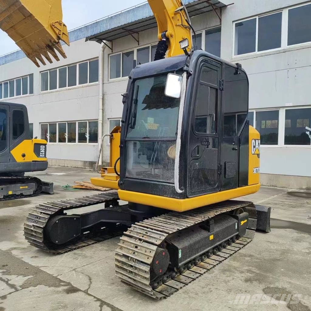 CAT 307E2 Pelle sur chenilles