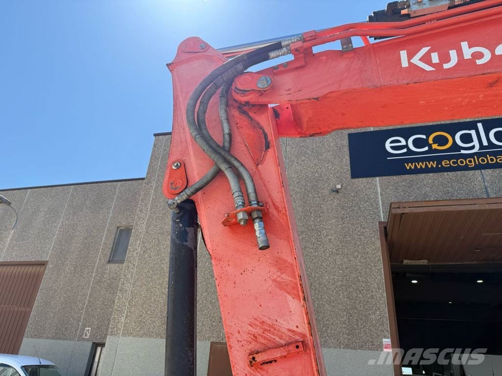 Kubota KX 080-4 中型挖掘机