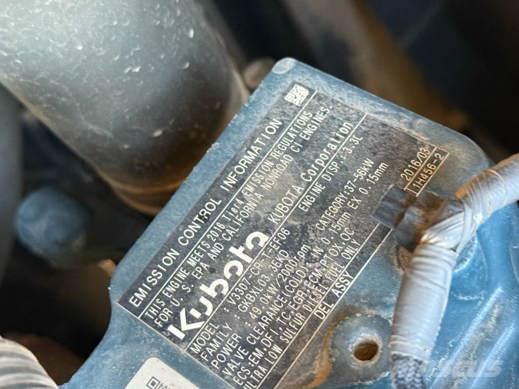 Kubota KX 080-4 中型挖掘机