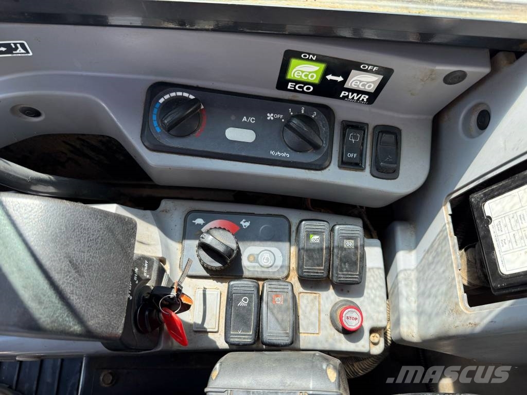 Kubota KX 080-4 中型挖掘机