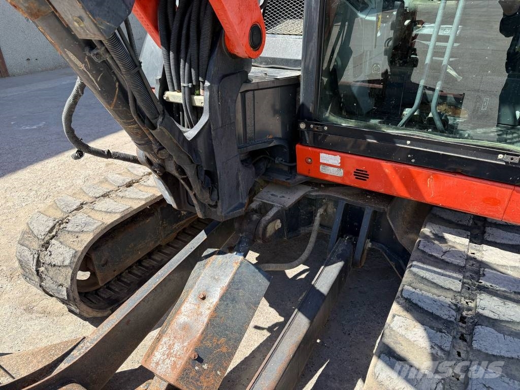 Kubota KX 080-4 中型挖掘机