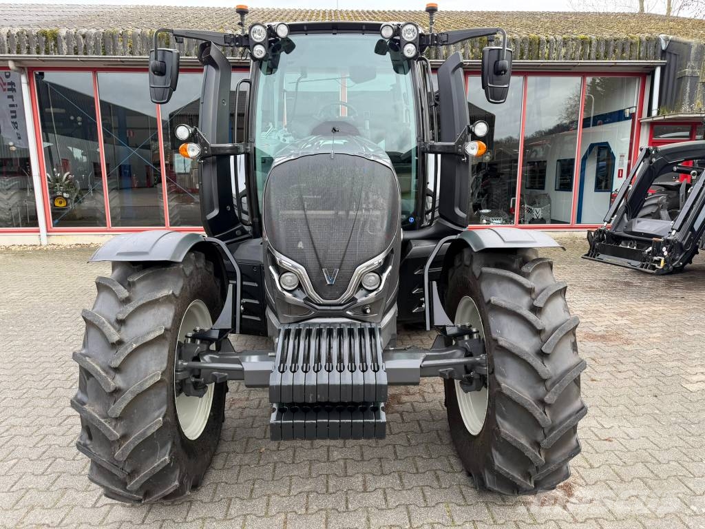 Valtra N 135 H Tractors