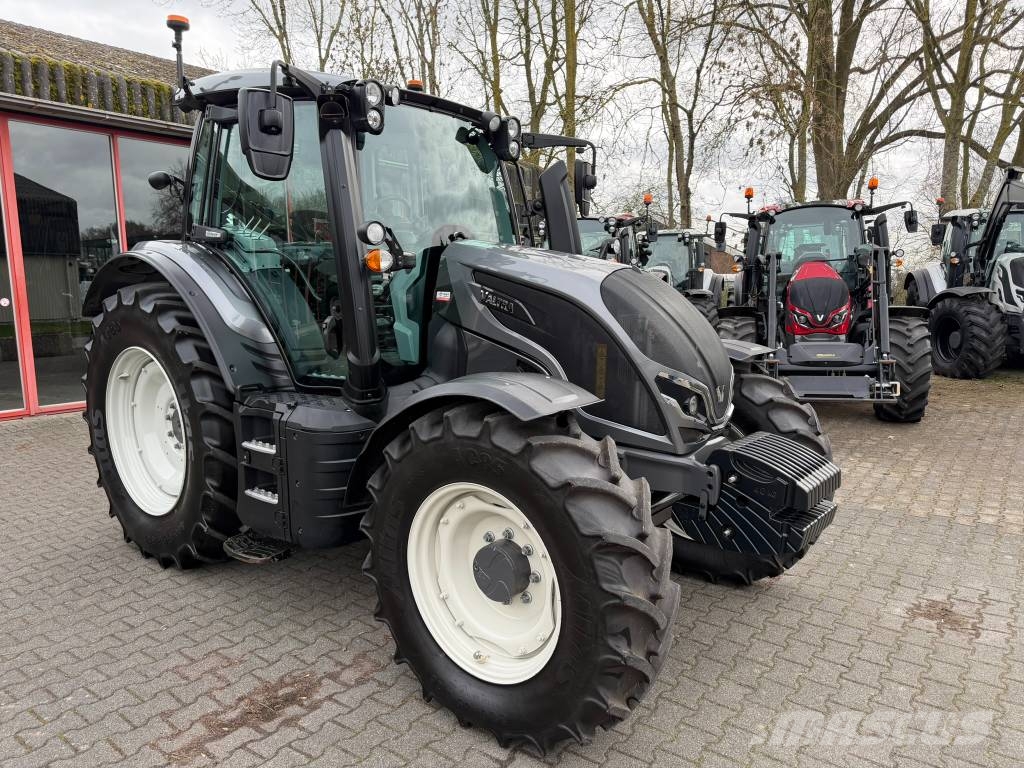 Valtra N 135 H Tractors