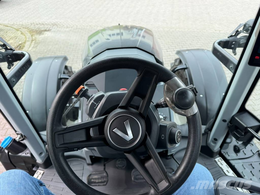 Valtra N 135 H Tractors