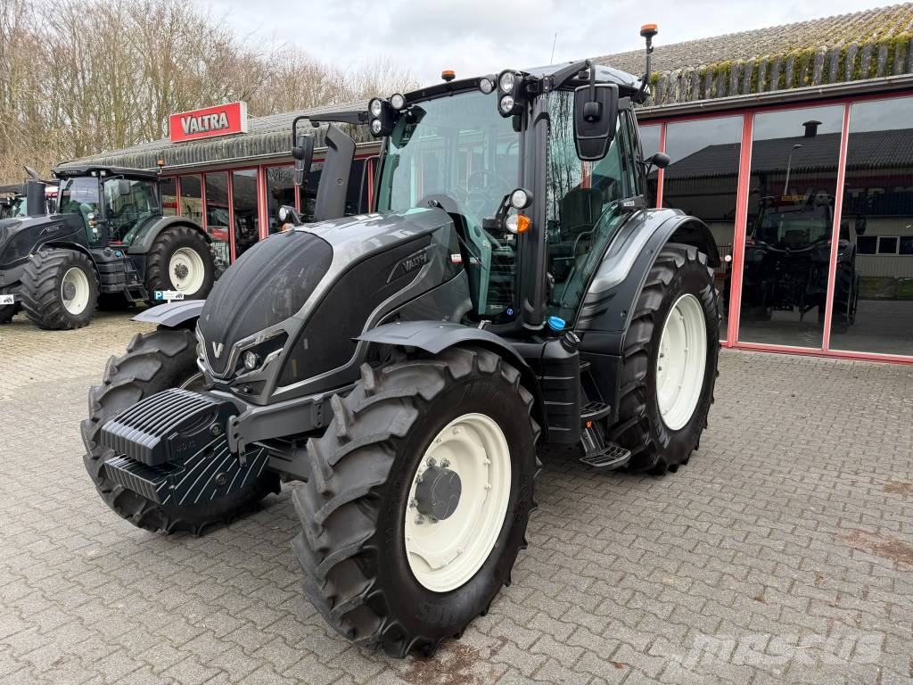 Valtra N 135 H Tractors