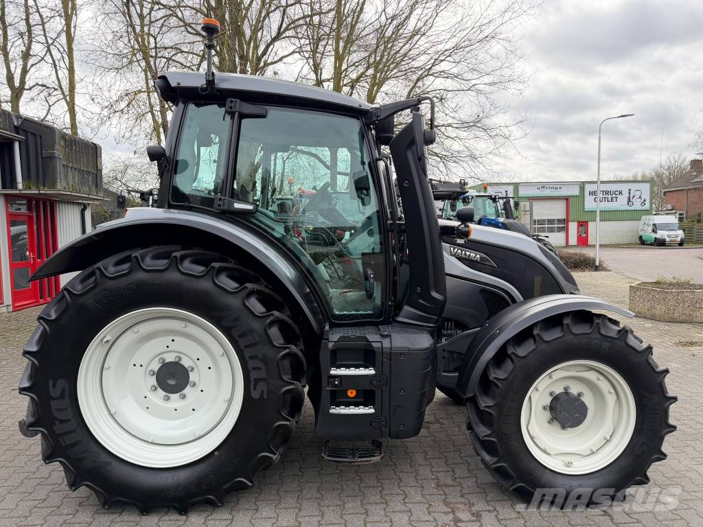 Valtra N 135 H Tractors