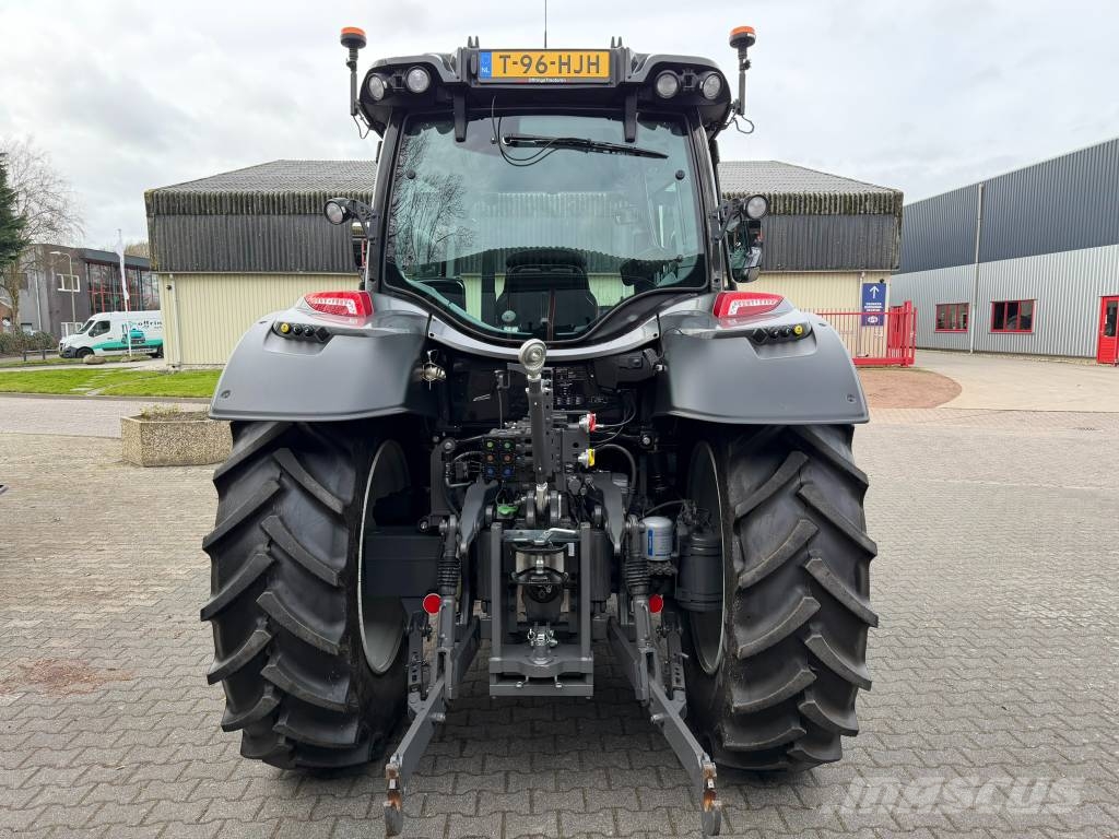 Valtra N 135 H Tractors