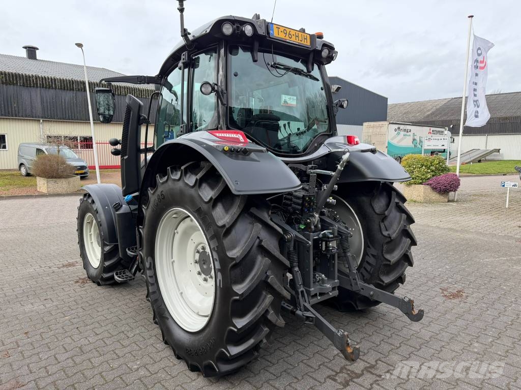 Valtra N 135 H Tractors