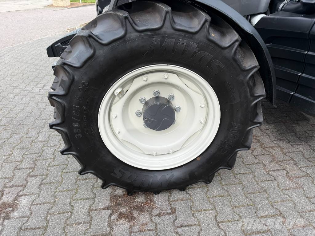 Valtra N 135 H Tractors