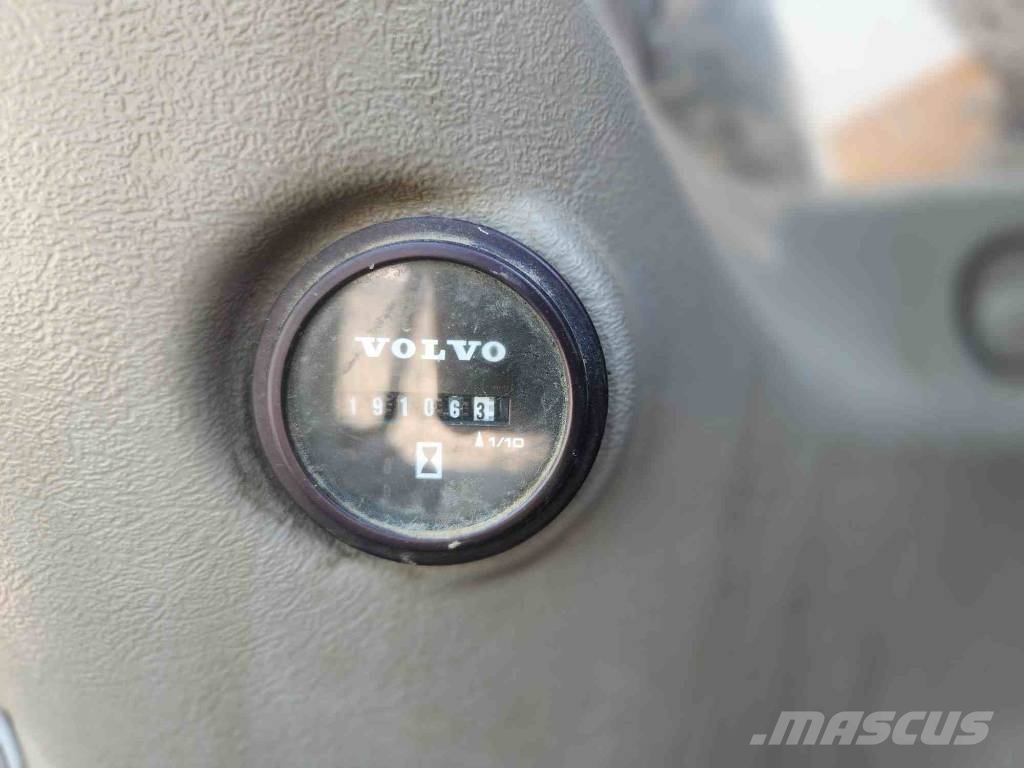Volvo EC 300 E Bageri guseničari