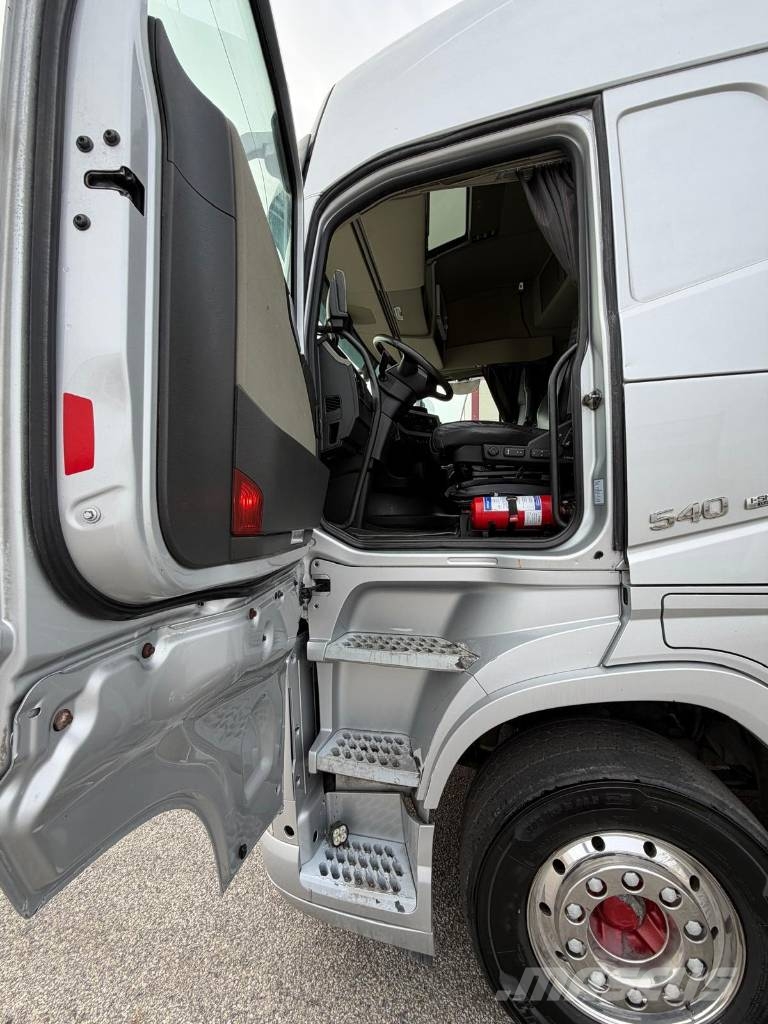 Volvo FH 540 6X4 Lyftbar Tandem Sattelzugmaschinen