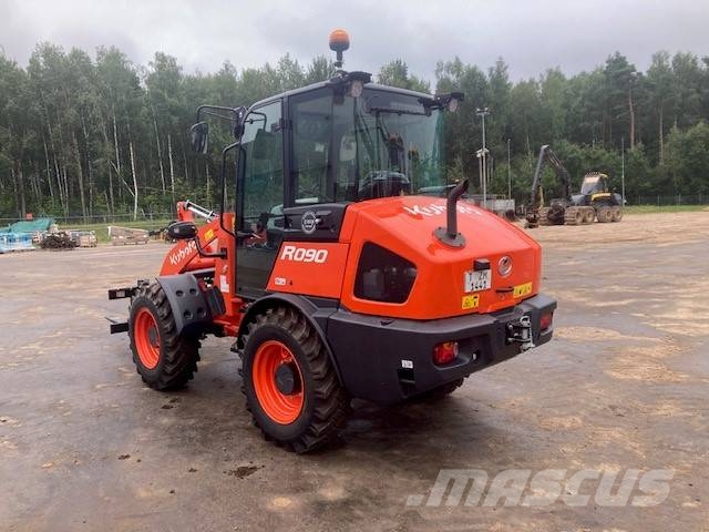 Kubota R 090 Iekrāvēji uz riteņiem