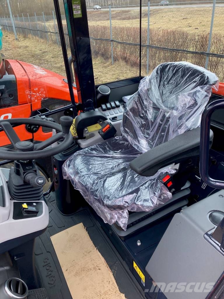 Kubota R 090 Iekrāvēji uz riteņiem