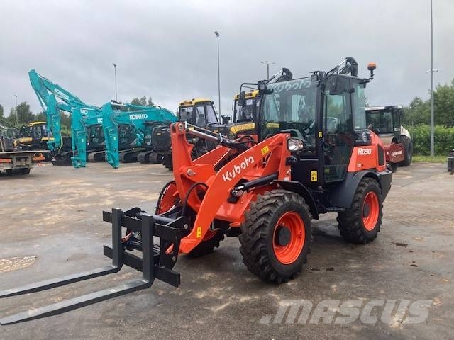 Kubota R 090 Iekrāvēji uz riteņiem