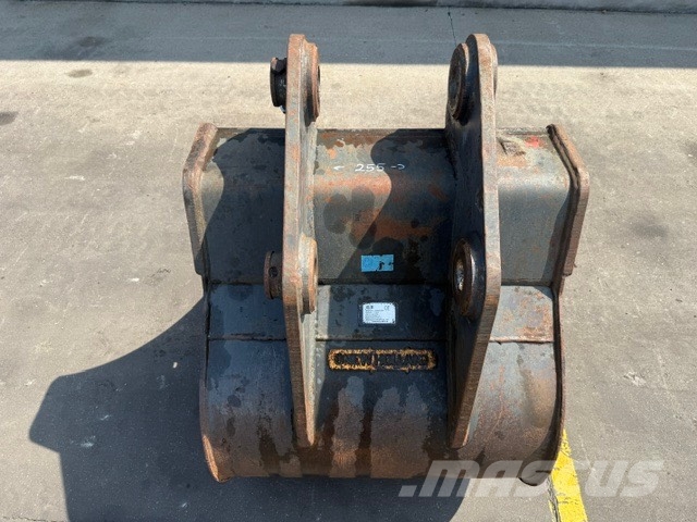 New Holland USED BUCKET 0.6M3 Retroexcavadoras