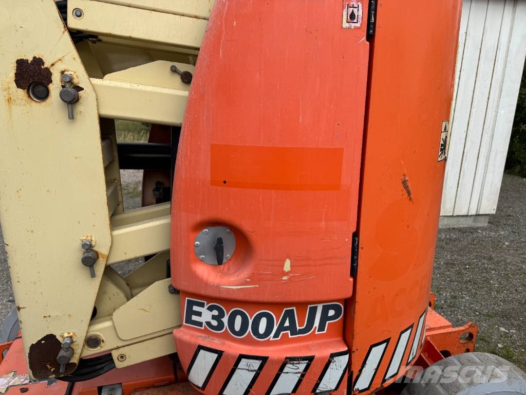 JLG E 300 AJ Knikarmhoogwerkers