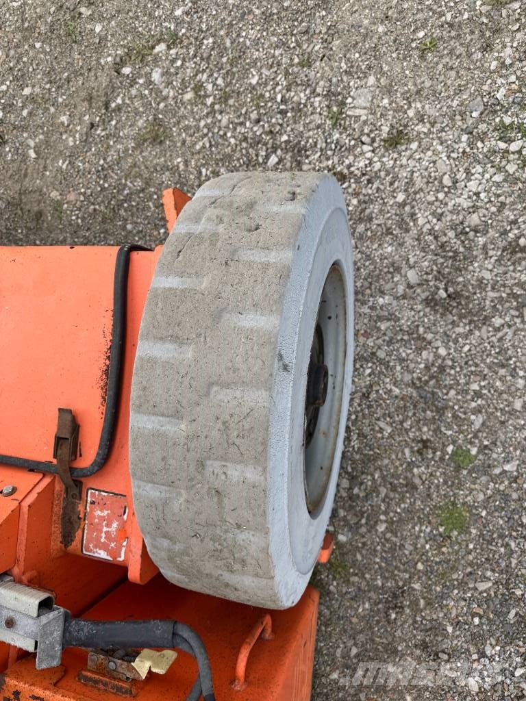 JLG E 300 AJ Knikarmhoogwerkers