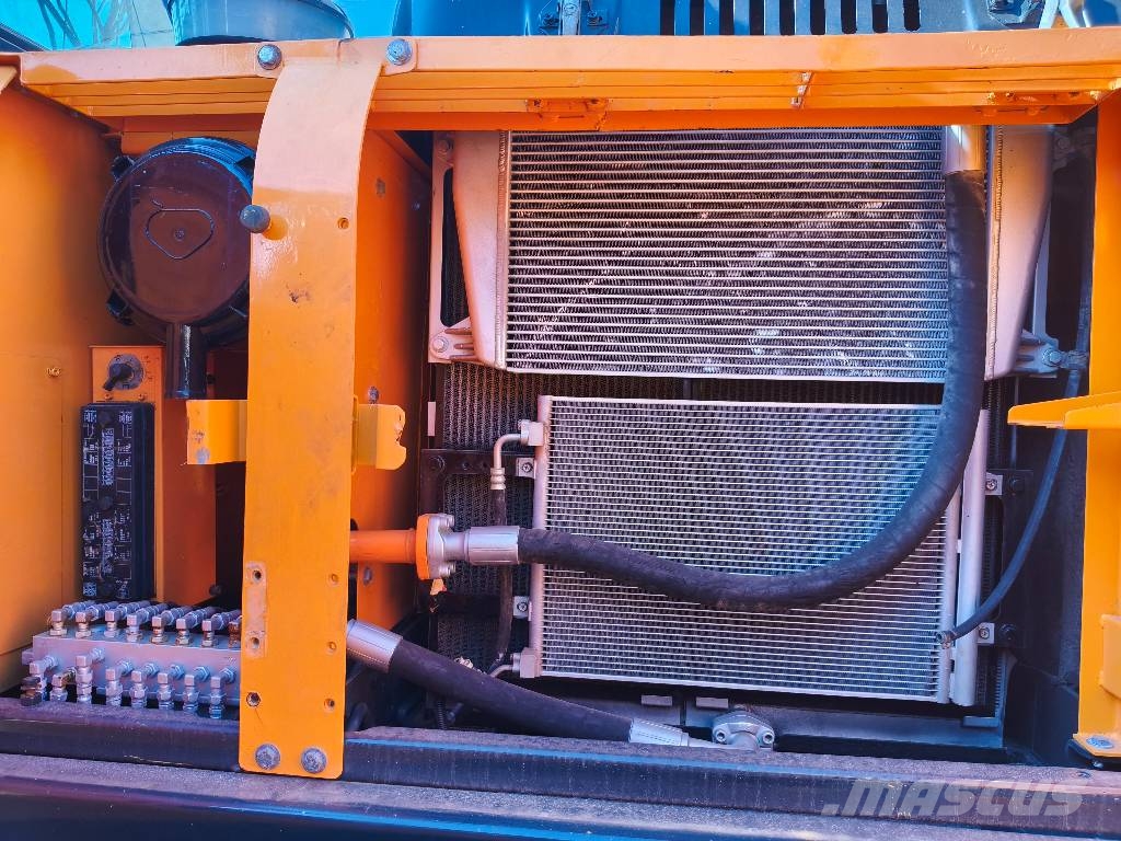 Hyundai HX 220 AL Bagri goseničarji