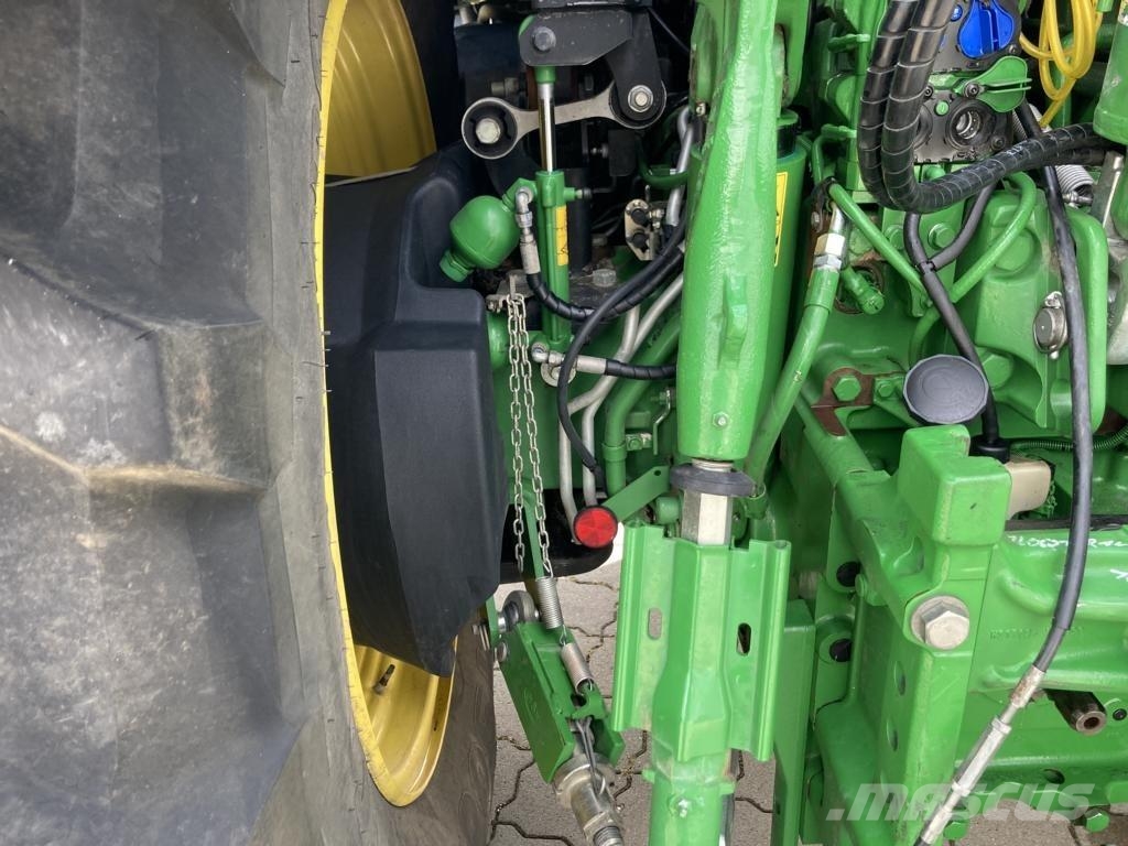 John Deere 6R215 Traktorid