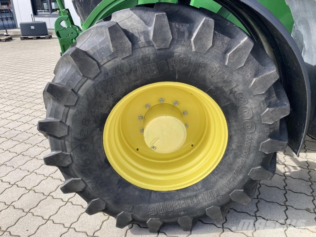 John Deere 6R215 Traktorid