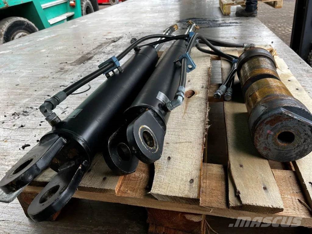 Hyster RS45-31CH Boom for reach stacker Doprava – ostatné