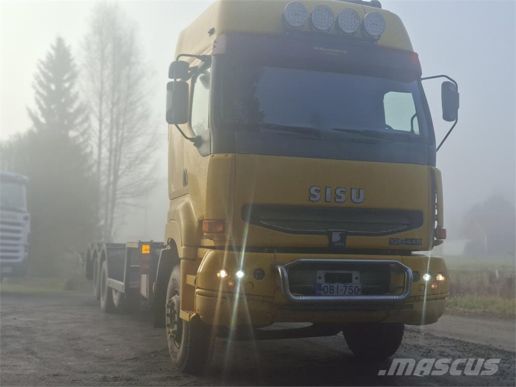 Sisu E 12 440 Kamioni za prijevoz šumskih strojeva