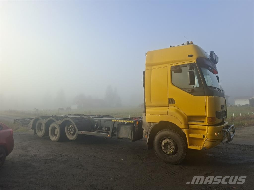 Sisu E 12 440 Kamioni za prijevoz šumskih strojeva