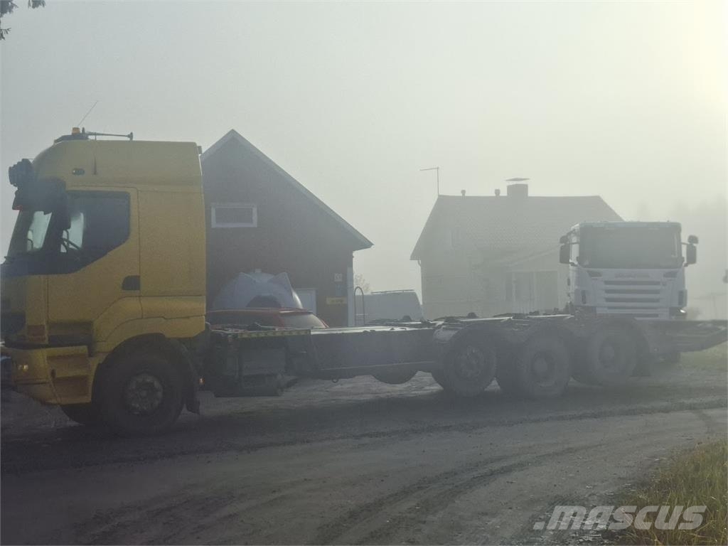 Sisu E 12 440 Kamioni za prijevoz šumskih strojeva
