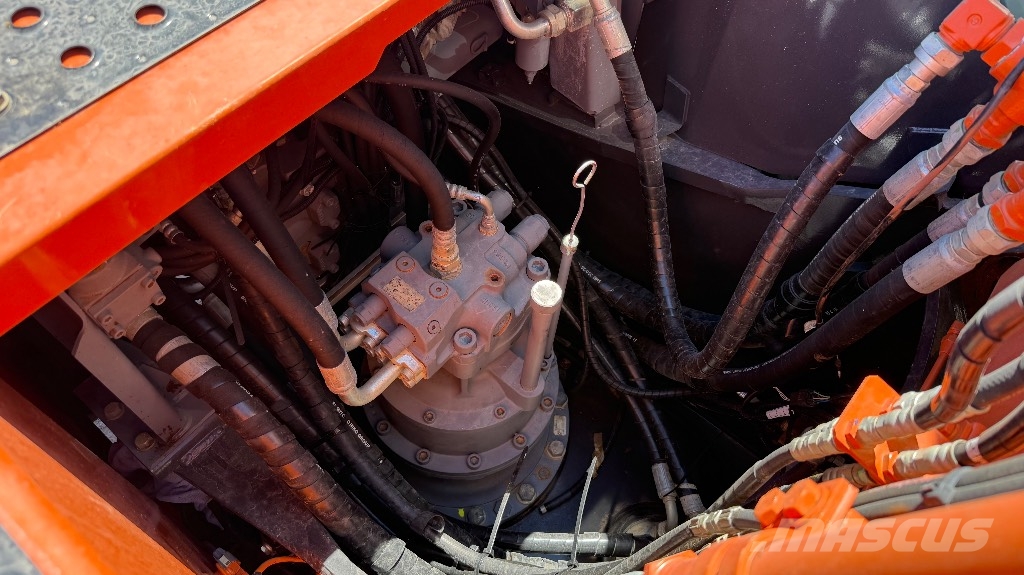 Hitachi ZX 210 LC-6 Rupsgraafmachines