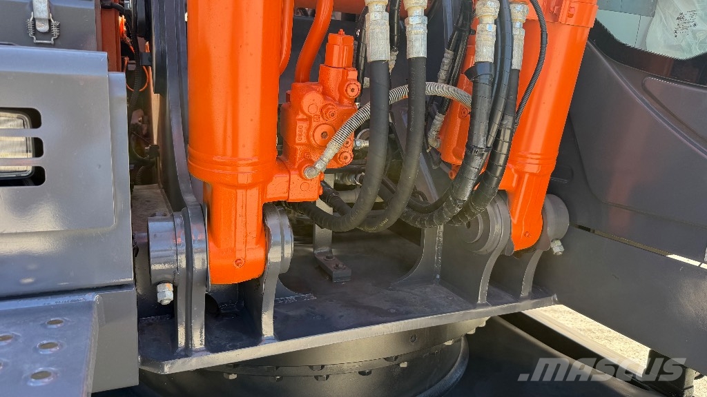 Hitachi ZX 210 LC-6 Rupsgraafmachines