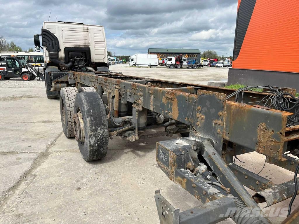 Volvo FM 9 300 6x2 CHASSIS L=8779 mm Kamioni-šasije