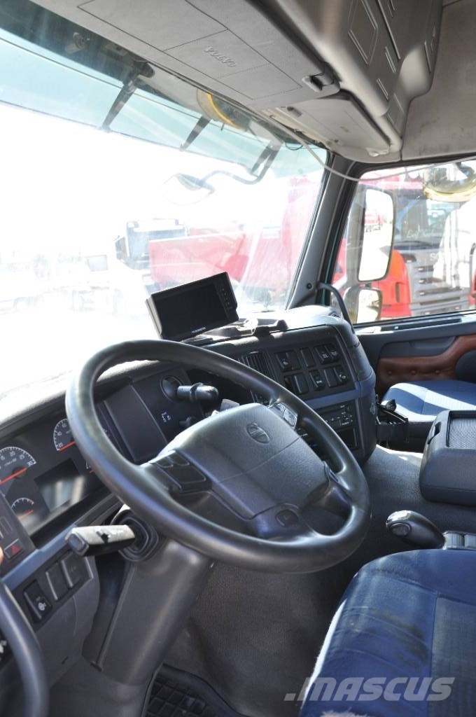 Volvo FM-340 4*2 Camiões de caixa fechada