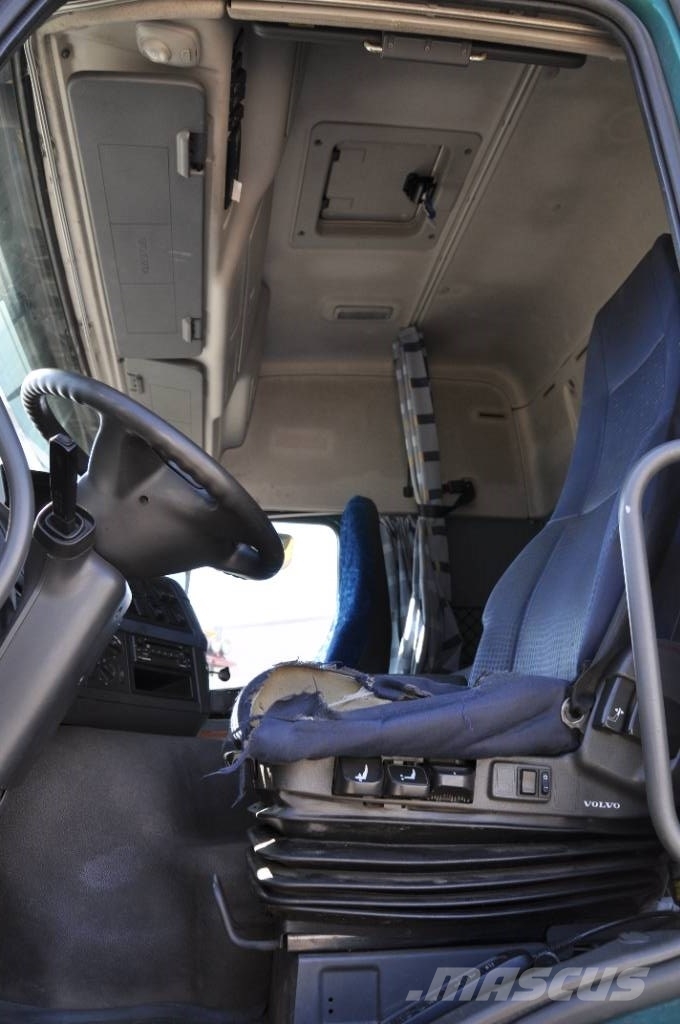 Volvo FM-340 4*2 Camiões de caixa fechada