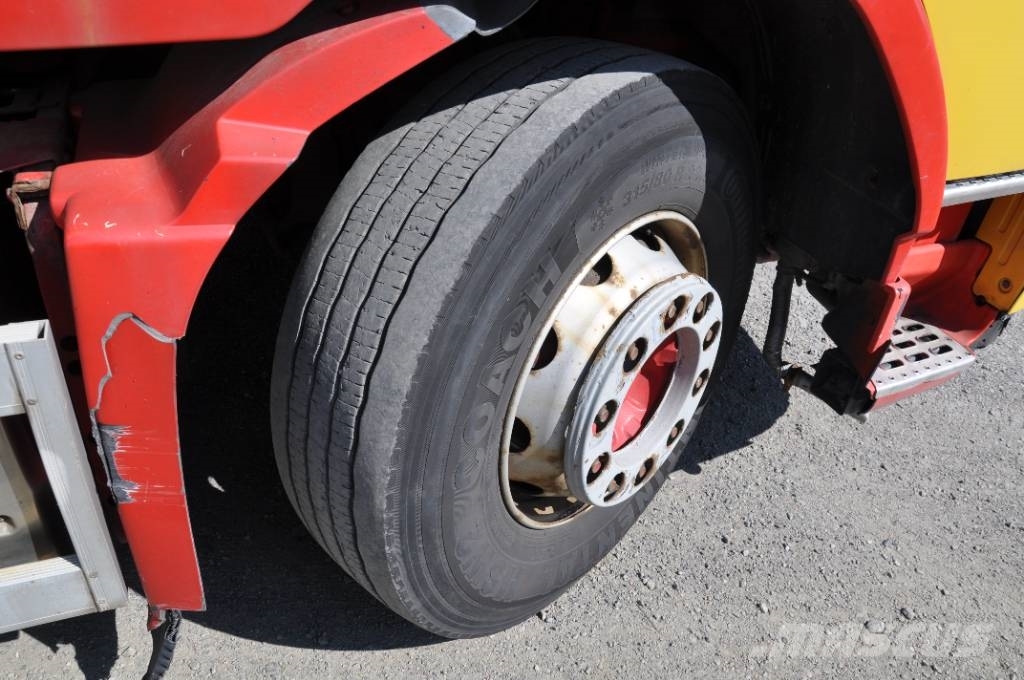 Volvo FM-340 4*2 Camiões de caixa fechada